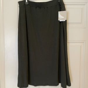 14th and union olive green skirt. Size large. New!
